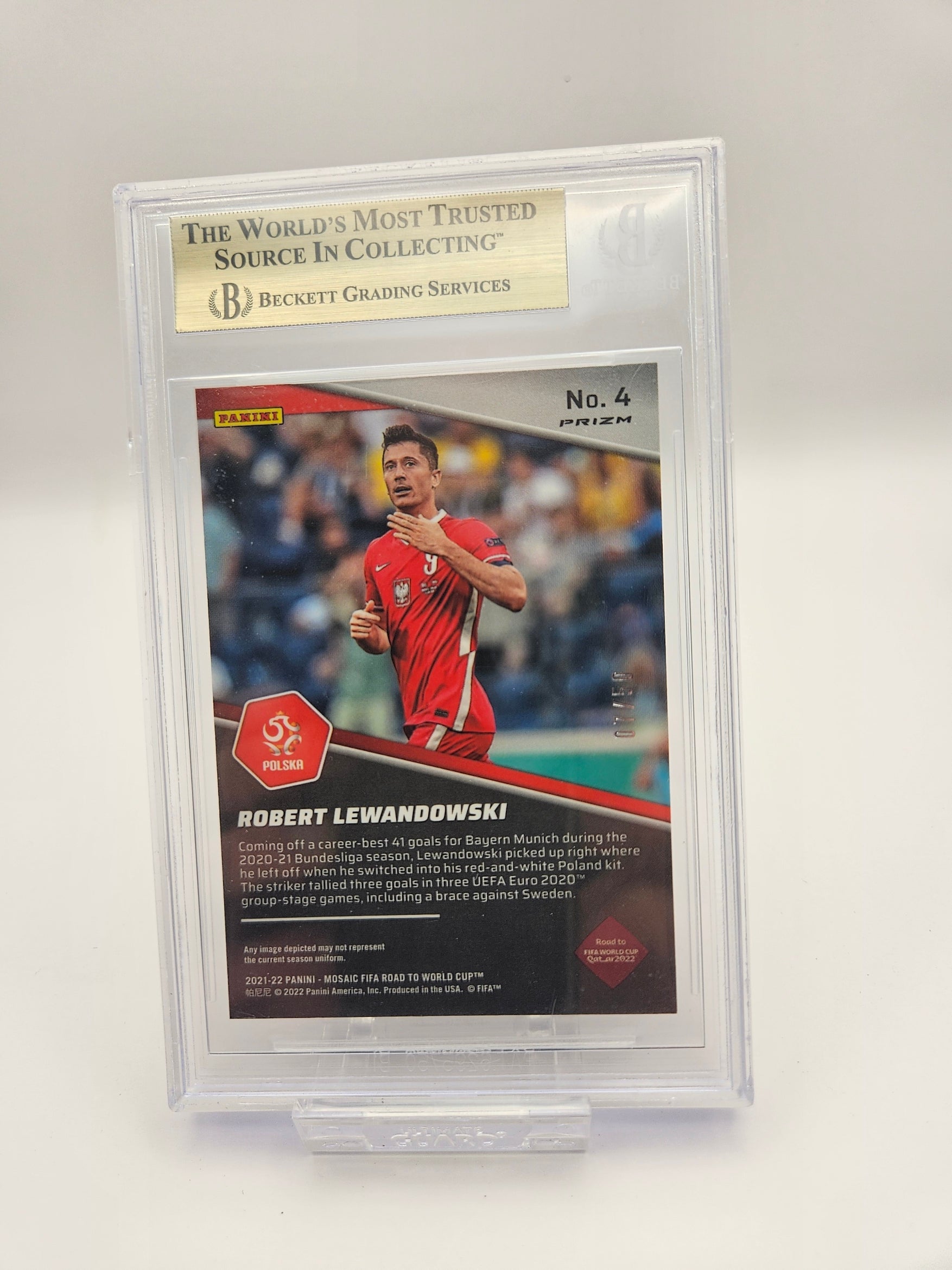 Robert Lewandowski (50) / BGS 9.5 - 2021-22 Panini Mosaic Road to FIFA World Cup Purple - SINGLE
