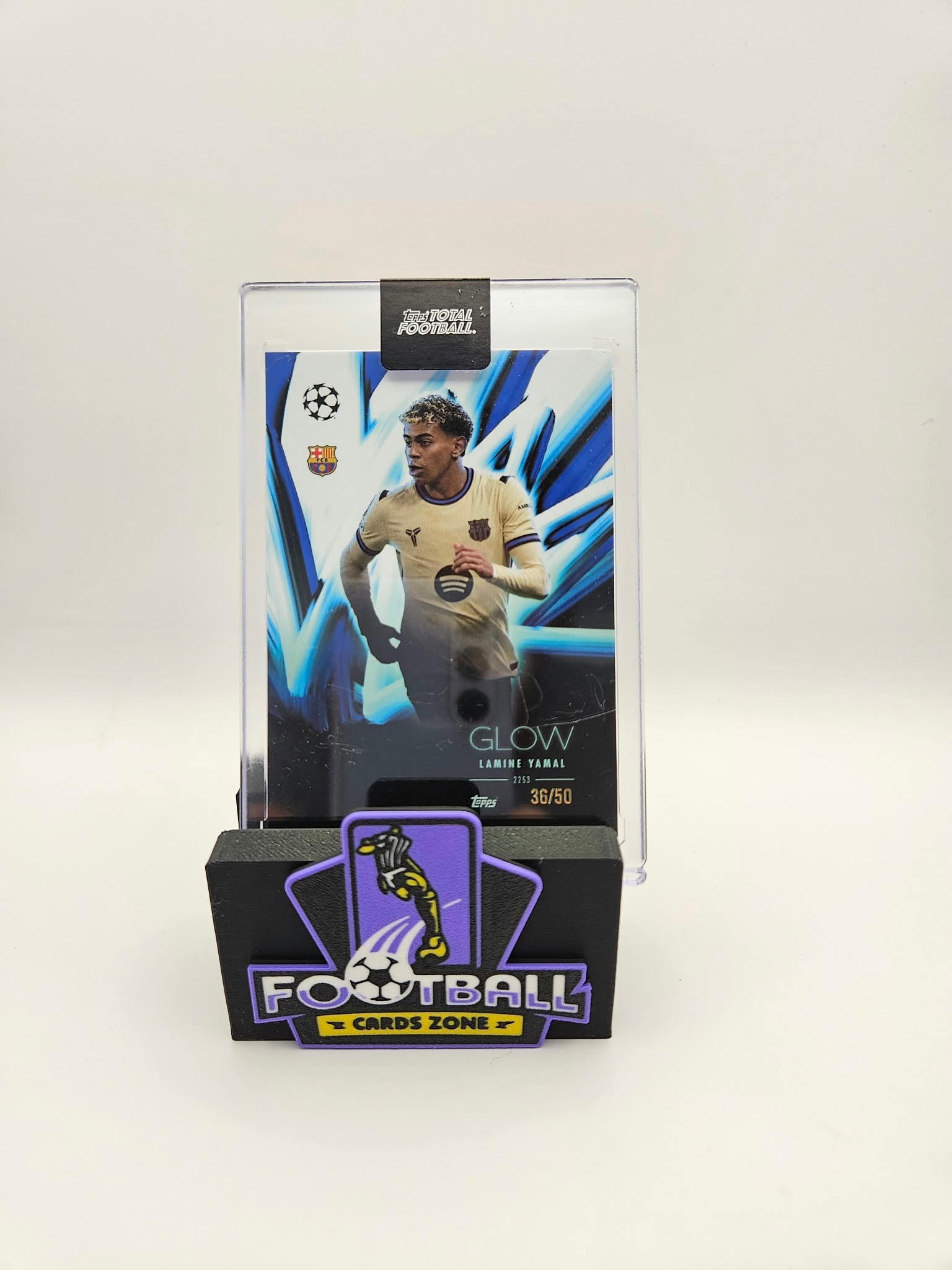 Lamine Yamal 36/50 - GLOW Topps Total Football - SINGLE